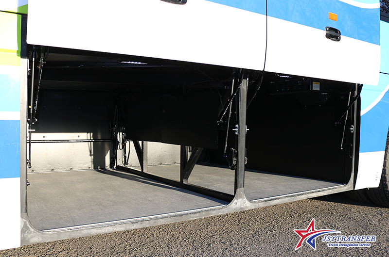 large_bus_8